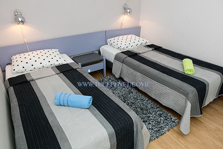 apartments Tonka & Ivan Čović, Tučepi - individual beds