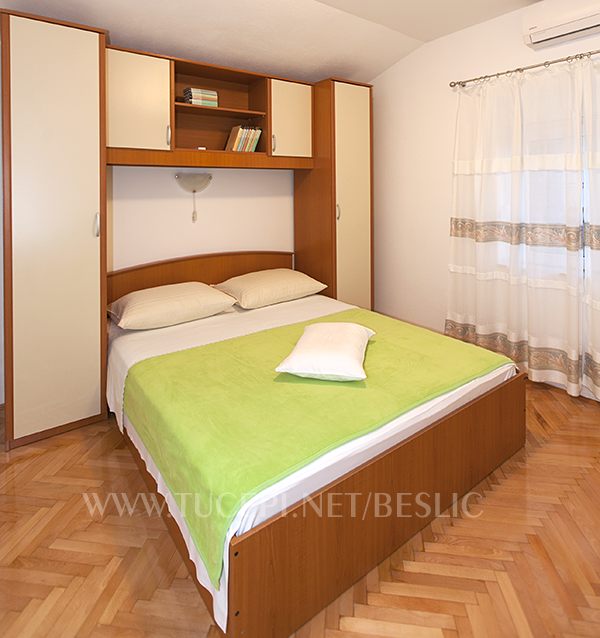 Apartments Bešlić, Tučepi - bedroom, zweite Schlafzimmer