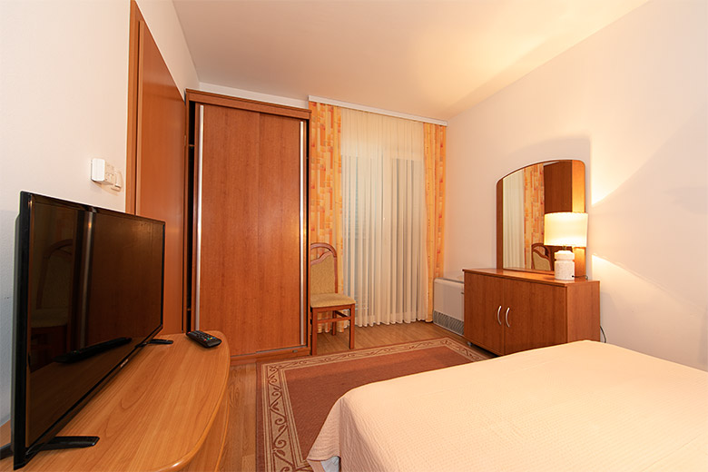 Apartments Biser, Tučepi - bedroom