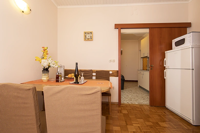 Apartments Grozdana, Tučepi - dining room