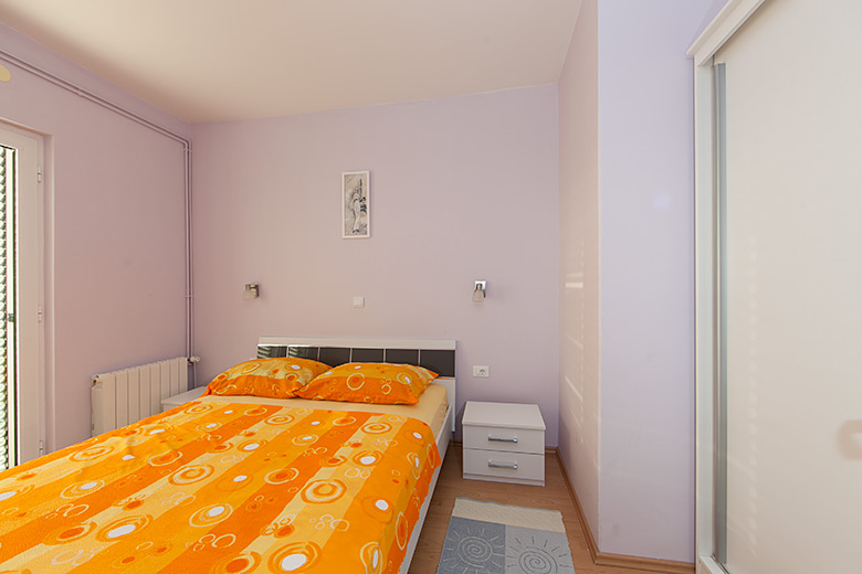 Apartments Gujinović, Tučepi - bedroom
