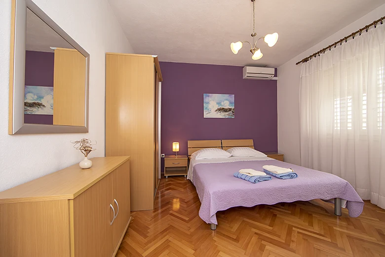 Apartments Ineska, Tučepi - bedroom