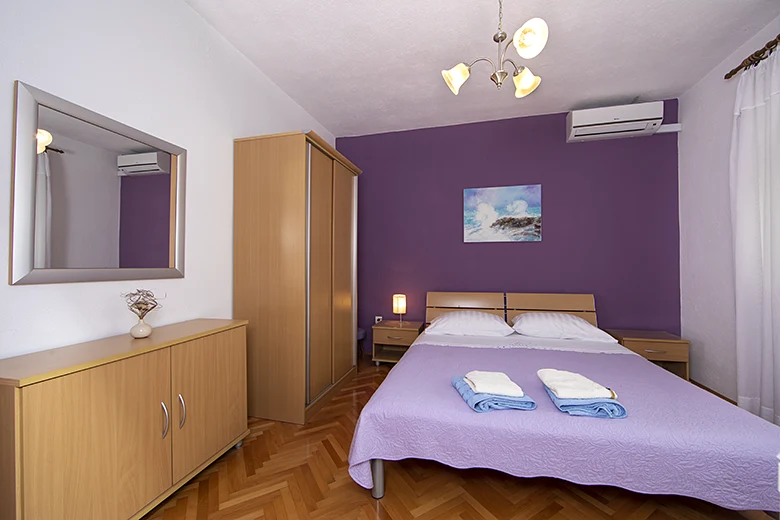 Apartments Ineska, Tučepi - bedroom