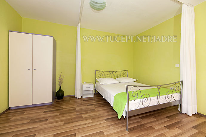 Apartments Jadre - bedroom