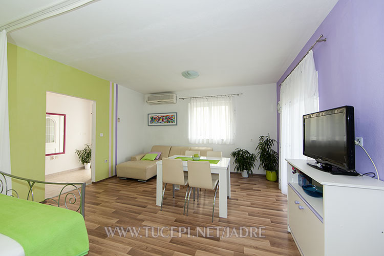 Apartments Jadre - dining room