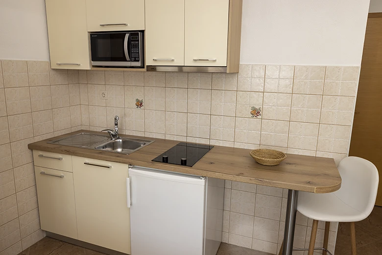 apartments Kamena, Tučepi - kitchen