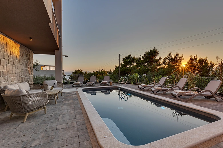Villa Laluna Apartments, Tučepi - large swimming pool
