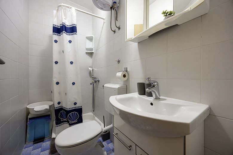 Apartments Love, Tučepi - bathroom