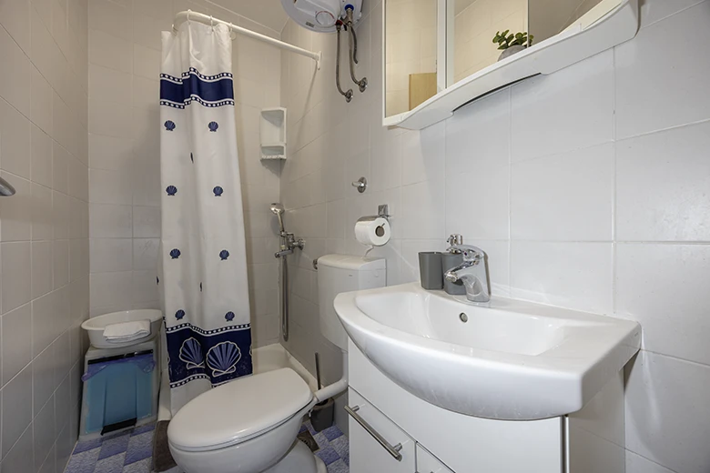 Apartments Love, Tučepi - bathroom