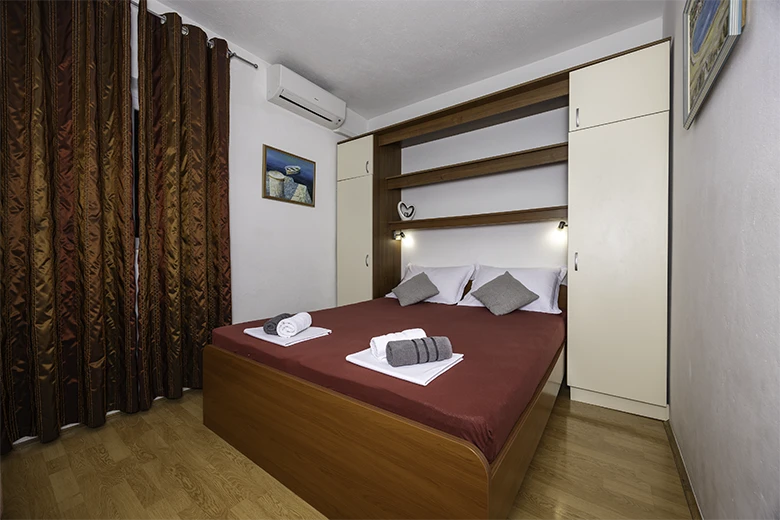 Apartments Love, Tučepi - bedroom