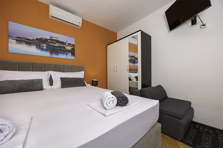Apartments Love, Tučepi - bedroom