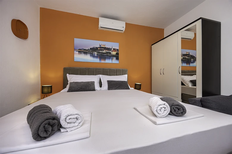 Apartments Love, Tučepi - bedroom