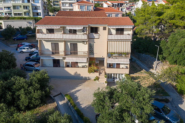 Apartments Albina house - aerial view