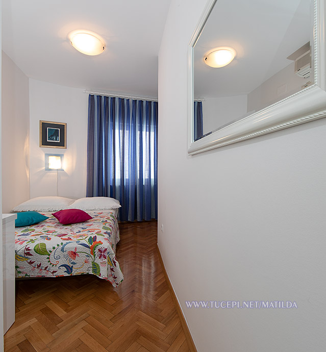 bedroom entrance - apartments Matilda, Tučepi
