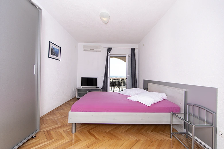 Apartments Meri, Tučepi - bedroom