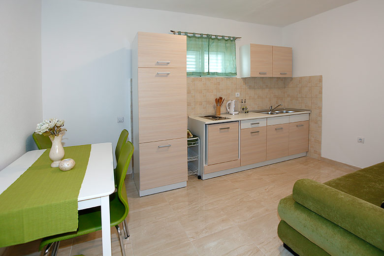 Apartments Mia, Tučepi - dining room