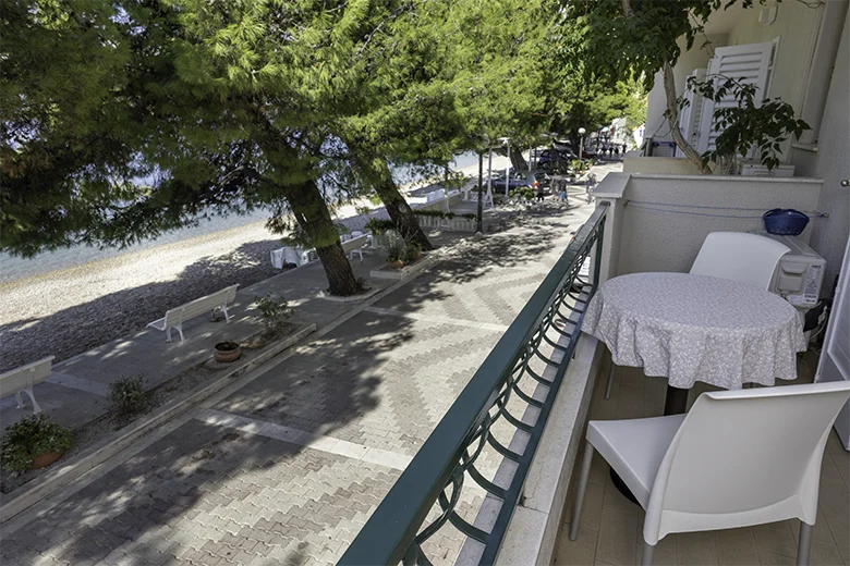 Apartments Mihaljević, Tučepi - balcony with sea view