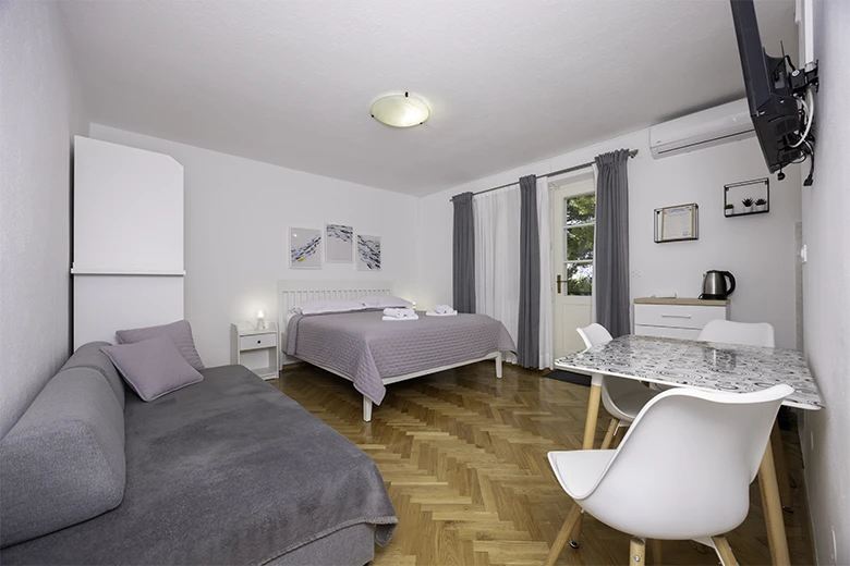 Apartments Mihaljević, Tučepi - bedroom