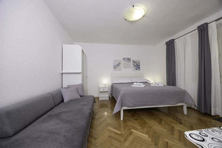 Apartments Mihaljević, Tučepi - bedroom