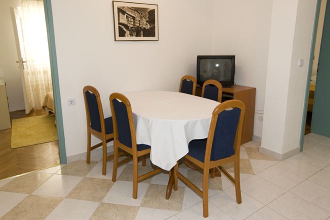 Apartments Mihaljević, Tučepi - dining room