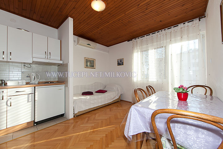 Apartments Milković, Tučepi - kitchen