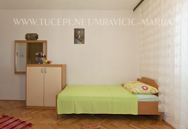 Apartments Marija and Frane Mravičić, Tučepi - bedroom