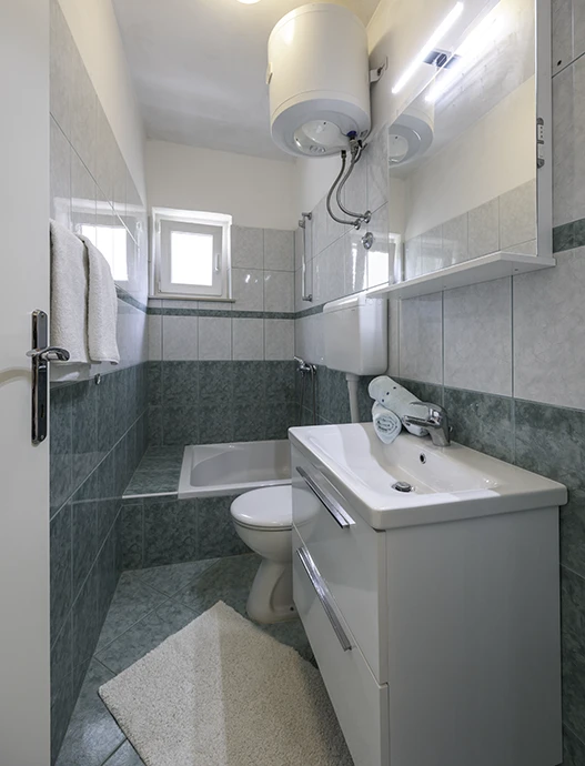 bathroom - apartments Mravičić, Tučepi
