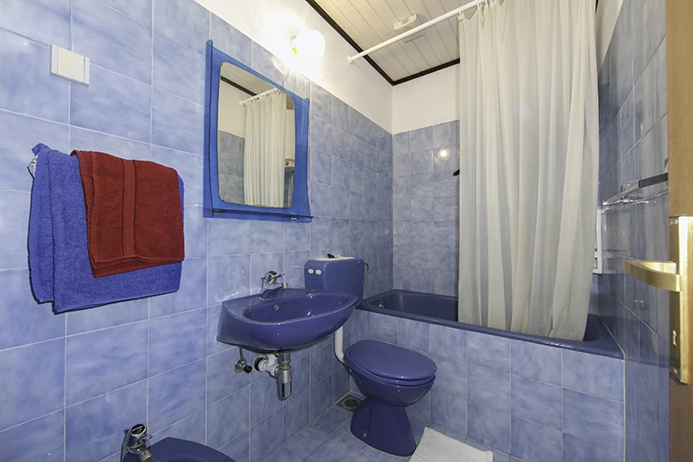 apartments Nede, Ante Grubišić, Tučepi - bathroom