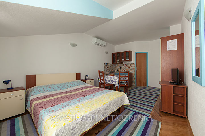 Apartments Ozrenka, Tučepi - bedroom