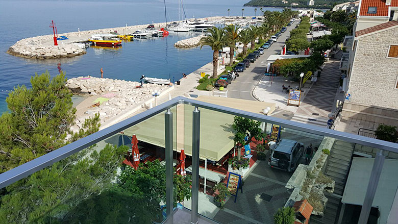 Apartments Plaža, Tučepi - balcony with sea view