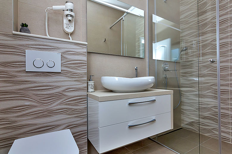apartments Riva, Tučepi - bathroom