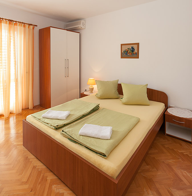 Apartments Rosemarie, Tučepi - bedroom