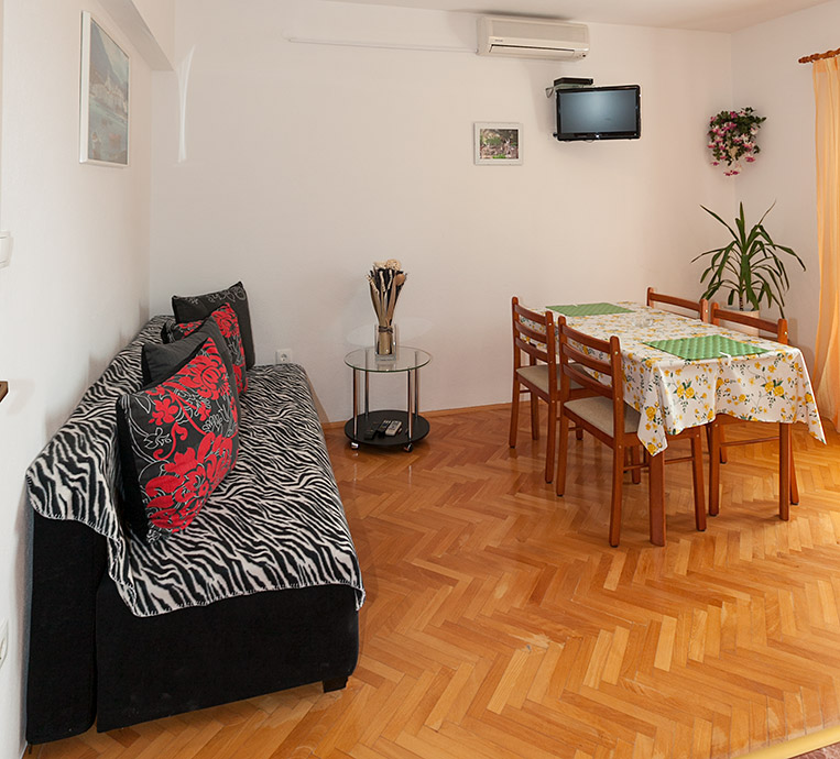 Apartments Rosemarie, Tučepi - living room