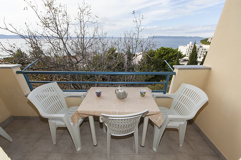 balcony with panoramic sea view - Balkon mit Panorama auf Adriatic Meer und Inseln Brač und Hvar