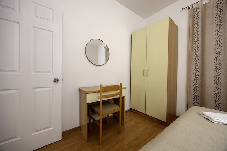 Apartments Silva, Tučepi - bedroom