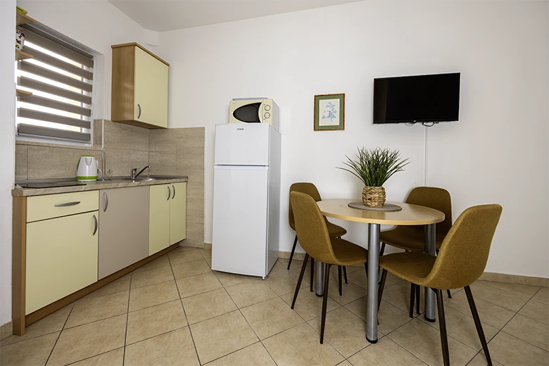 Apartments Silva, Tučepi - dining room