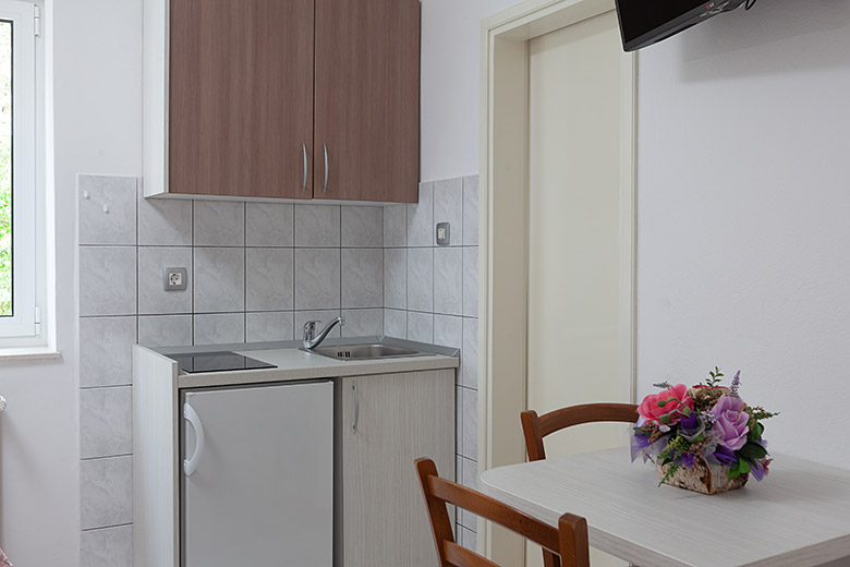 Apartments Šimić, Tučepi - kitchen