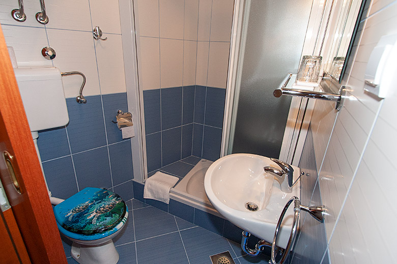 Apartments Smiljka - bathroom
