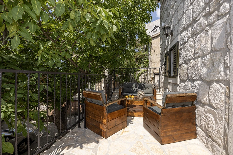 Villa Somnium, Tučepi - entrance balcony