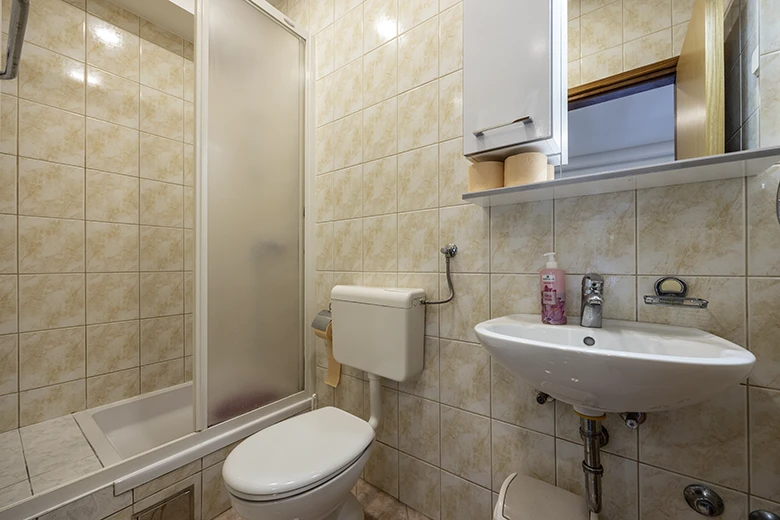 Apartments Caluna, Tučepi - bathroom
