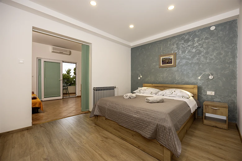 Apartments Caluna, Tučepi - bedroom