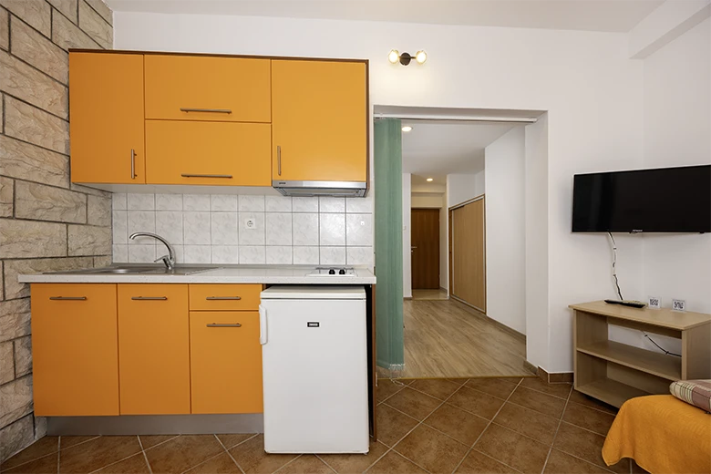 Apartments Caluna, Tučepi - kitchen