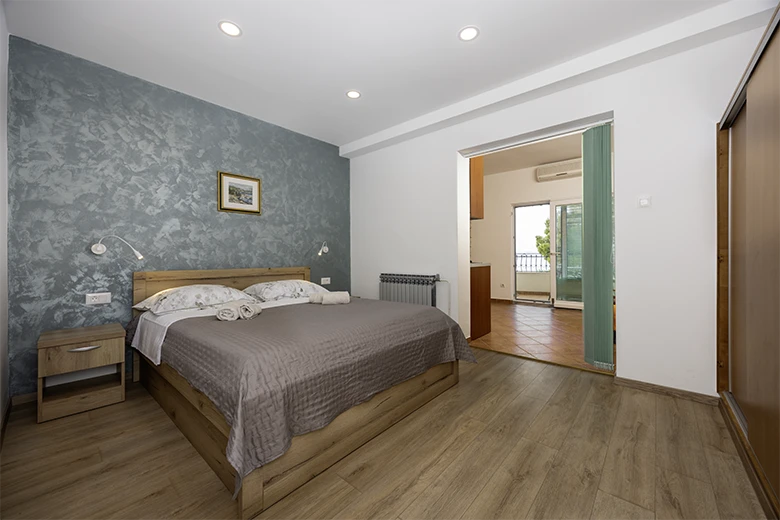Apartments Caluna, Tučepi - bedroom