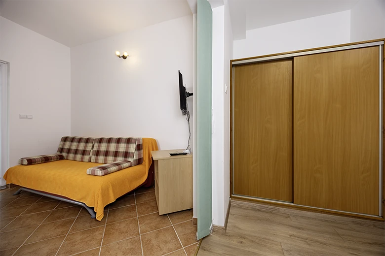 Apartments Caluna, Tučepi - bedroom