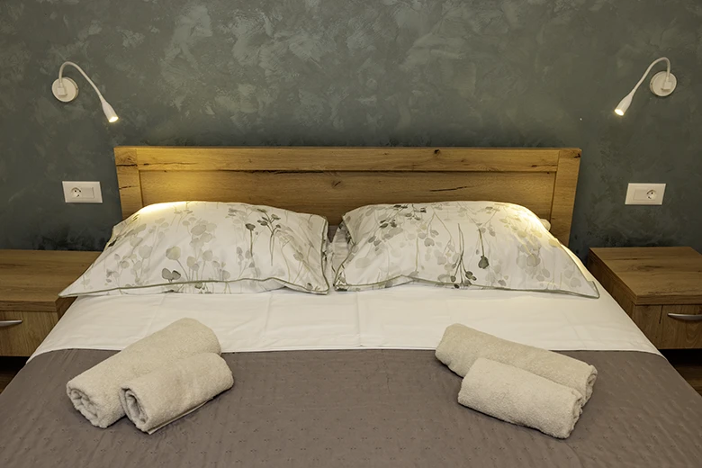 Apartments Caluna, Tučepi - bedroom