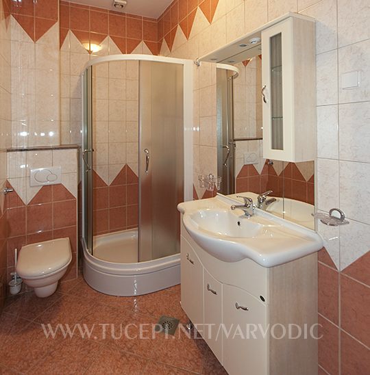 Villa Palma, Tučepi - bathroom