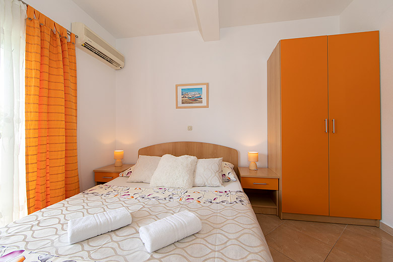 bedroom - apartments Norka, Tučepi