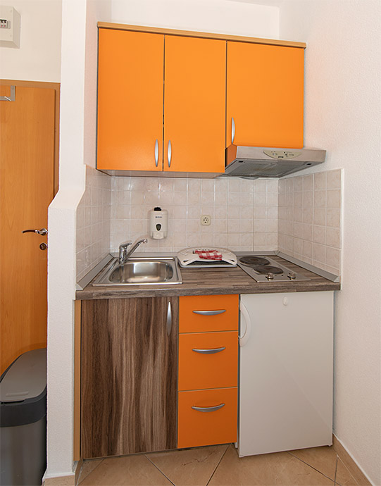 kitchen - apartments Norka, Tučepi
