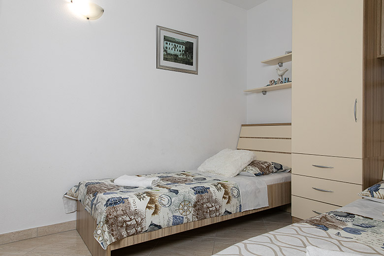 Apartments Viskovića dvori, Tučepi - bedroom