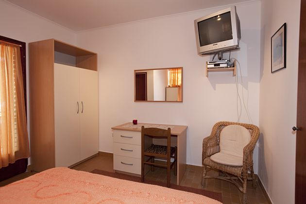 Apartments Ženja, Tučepi - bedroom